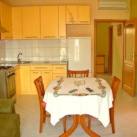 Vis Simunovic Apartamento *
